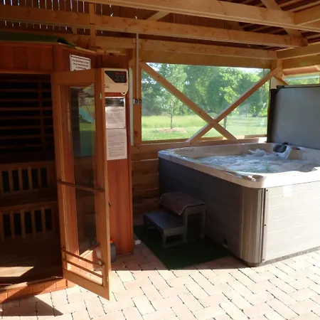 Holiday park Veszi-kert *